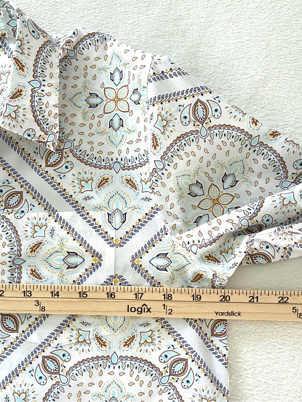 Lands’ End No Iron Button Down Shirt 10 Medallion Print Business Casual Office - Picture 6 of 11